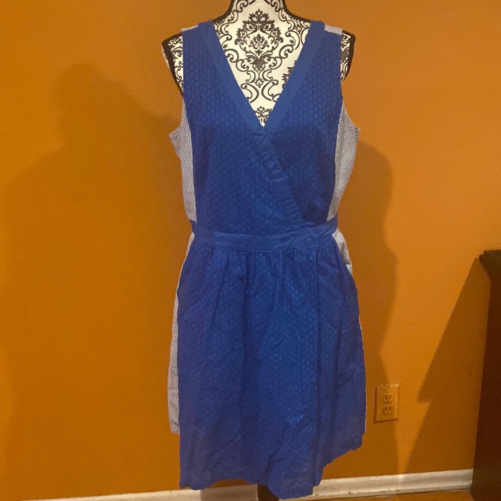 Tommy Hilfiger eyelet and seersucker dress royal blue& blue white EUC 14